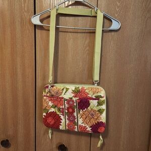 Vera Bradley Hello Dahlia Hard Shell Mini Laptop / iPad Case Tablet Bag W Strap